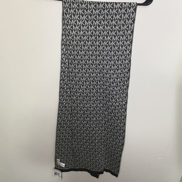 MICHAEL KORS SCARF - Picture 2 of 5